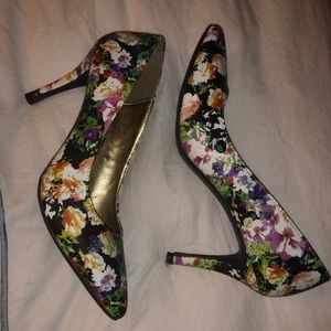 Floral Pumps